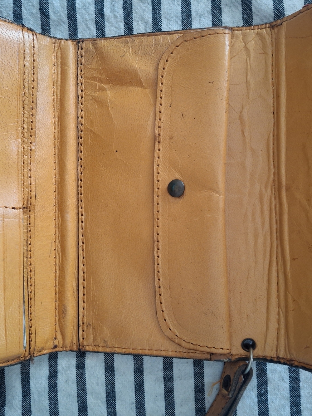 Beaded Floral Tooled Leather Wallet - Red & Tan - Picture 3 of 5